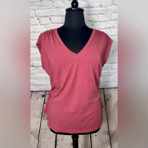 Athleta Outbound V-Neck Rose T-Shirt 1X NWT - Picture 5 of 11